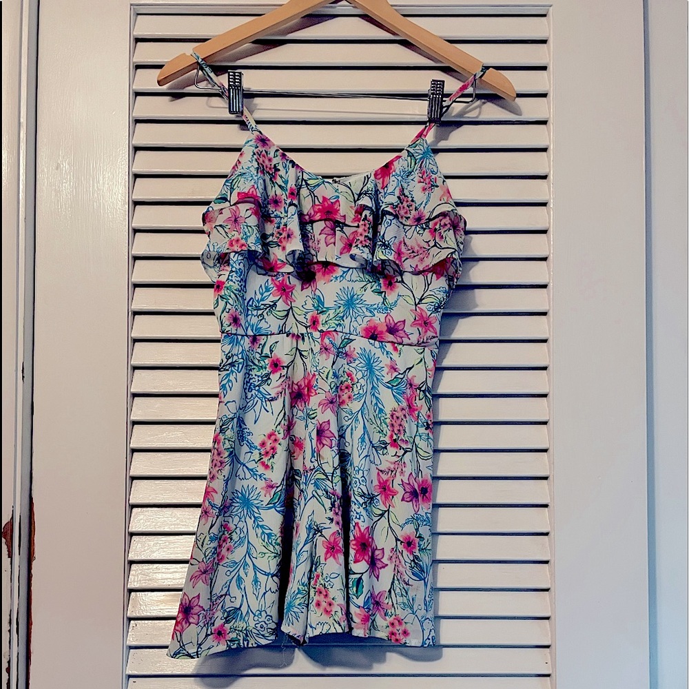 Candie’s Fitted Floral Short Romper Dress with Gold
Braided Belt Accessory